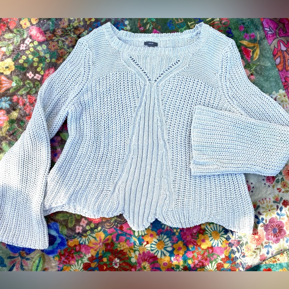 Aerie silver white sweater Medium New